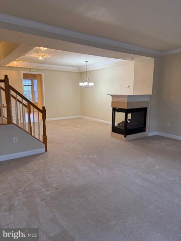 907 PLEASANT DR, Rockville, MD 20850