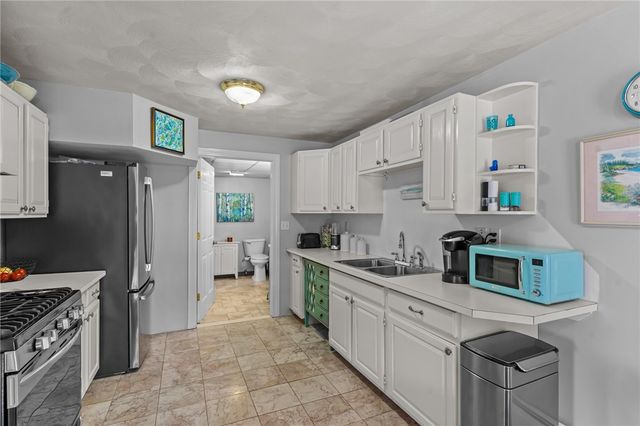 6 Island View Drive, Warwick, RI 02886