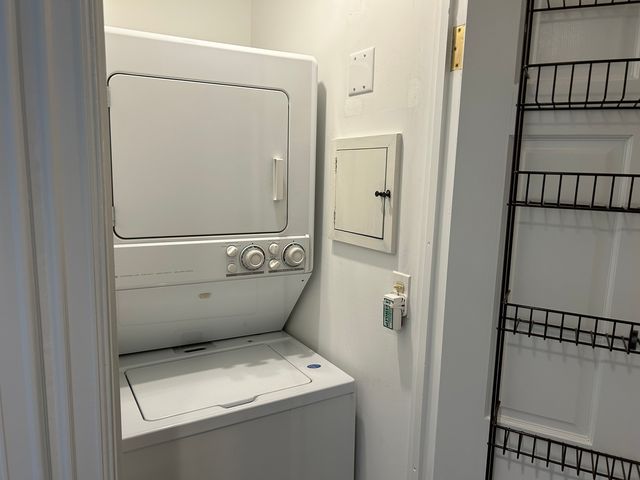 1 Oak Brook Club Drive A105, Oak Brook, IL 60523