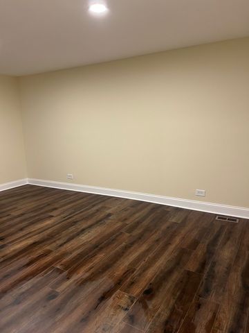 1 Oak Brook Club Drive A105, Oak Brook, IL 60523