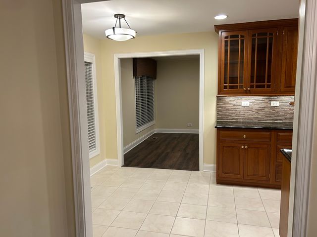 1 Oak Brook Club Drive A105, Oak Brook, IL 60523