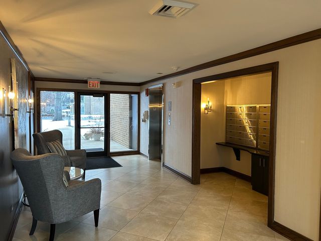 1 Oak Brook Club Drive A105, Oak Brook, IL 60523