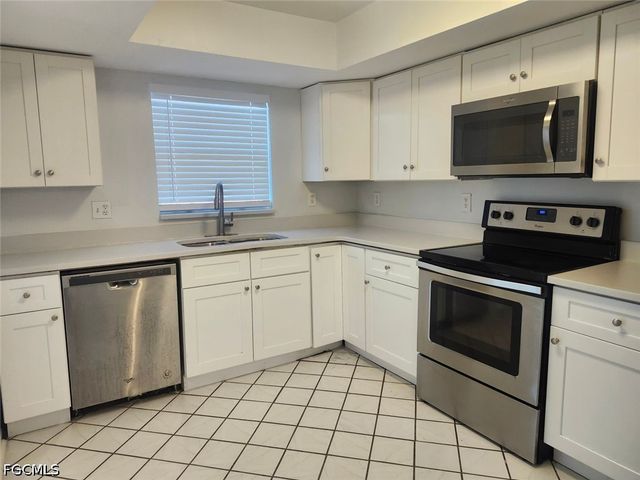 1901 SE 15th PL A, Cape Coral, FL 33990