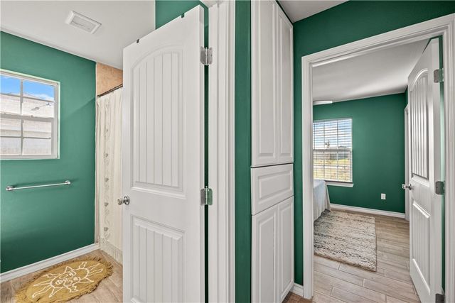 105 Atkinson Dr, Orange Grove, TX 78372