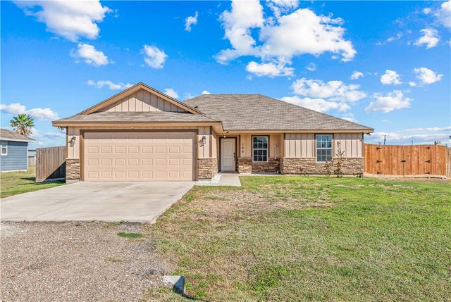105 Atkinson Dr, Orange Grove, TX 78372