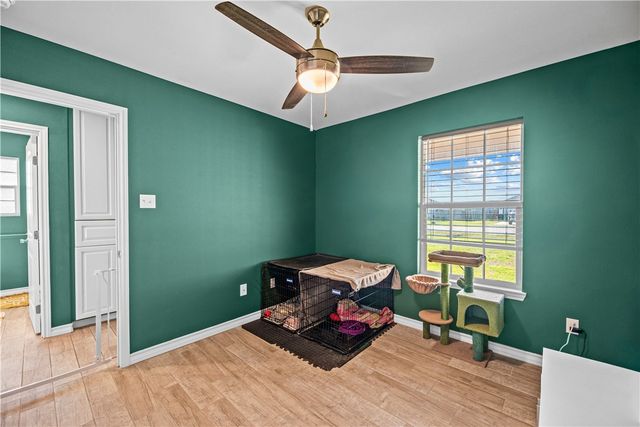 105 Atkinson Dr, Orange Grove, TX 78372