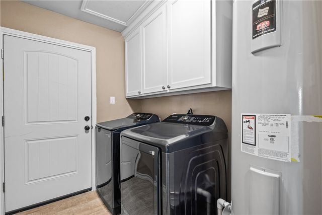 105 Atkinson Dr, Orange Grove, TX 78372