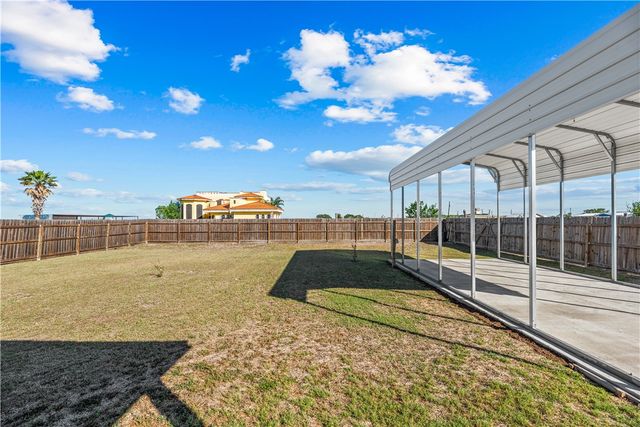 105 Atkinson Dr, Orange Grove, TX 78372