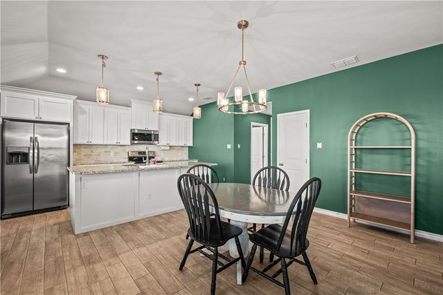 105 Atkinson Dr, Orange Grove, TX 78372