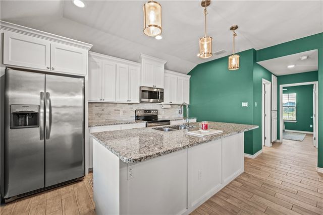 105 Atkinson Dr, Orange Grove, TX 78372