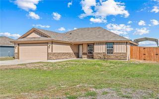 105 Atkinson Dr, Orange Grove, TX 78372