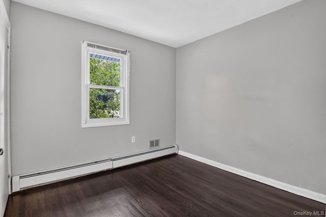 30 Chestnut Avenue, Middletown, NY 10940