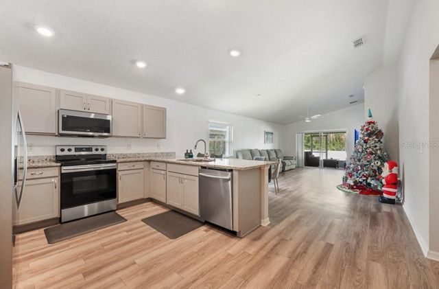 979 PEARLY RIDGE LANE, Lakeland, FL 33809