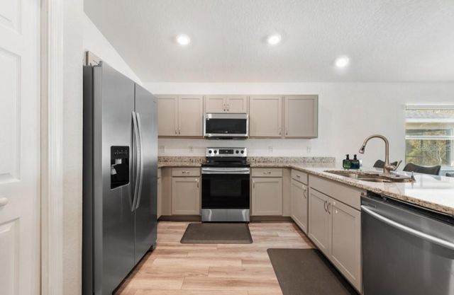 979 PEARLY RIDGE LANE, Lakeland, FL 33809