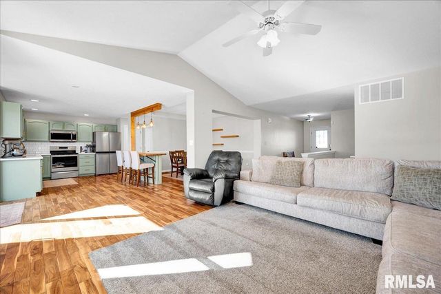 1930 COBBLESTONE Avenue, Washington, IL 61571