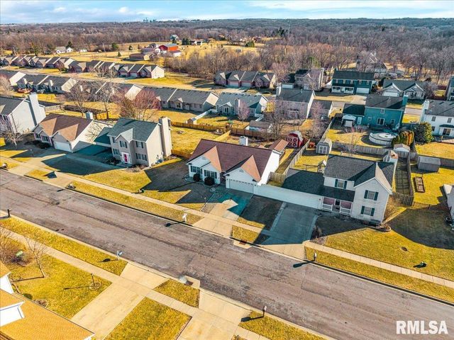 1930 COBBLESTONE Avenue, Washington, IL 61571