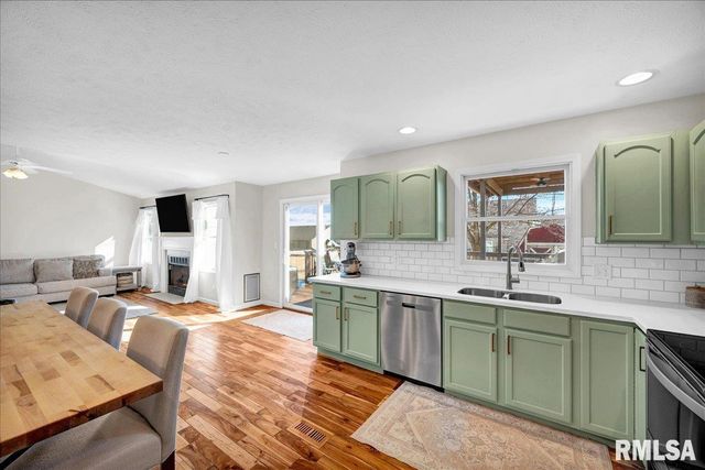 1930 COBBLESTONE Avenue, Washington, IL 61571