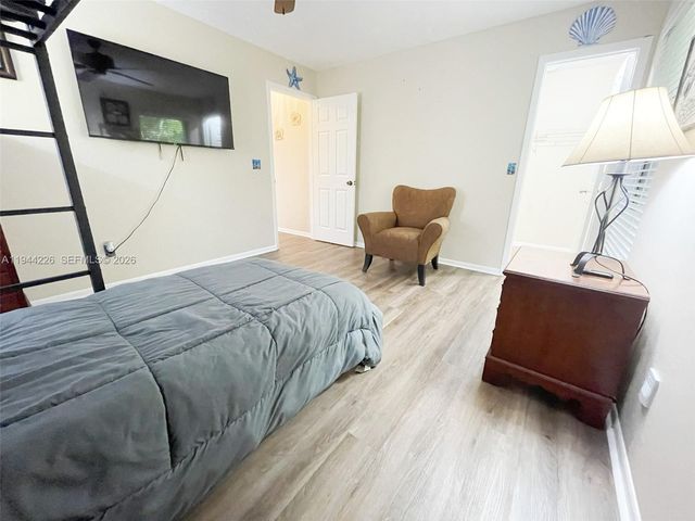 357 NE Gulfstream Ave -, Port St. Lucie, FL 34983