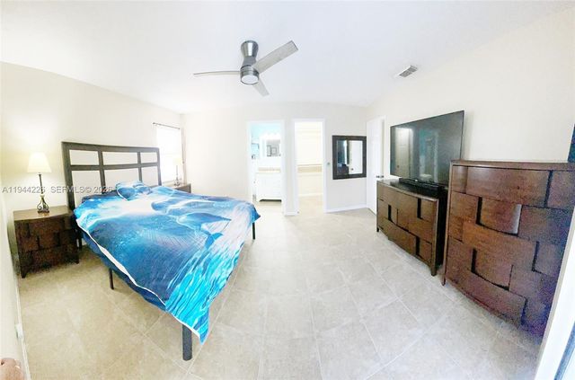 357 NE Gulfstream Ave -, Port St. Lucie, FL 34983