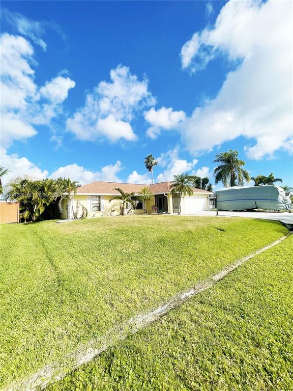 357 NE Gulfstream Ave -, Port St. Lucie, FL 34983