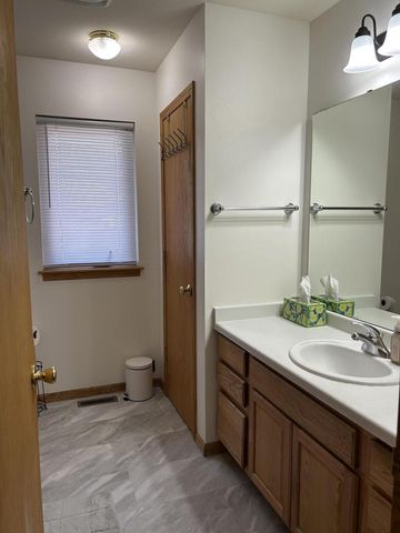1304 W Garfield AVENUE, Milwaukee, WI 53205