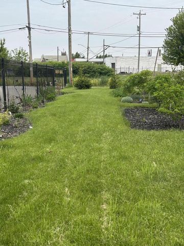 1304 W Garfield AVENUE, Milwaukee, WI 53205