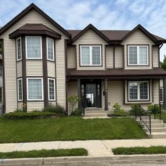 1304 W Garfield AVENUE, Milwaukee, WI 53205