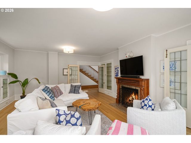1708 Sw HAWTHORNE Ter, Portland, OR 97201