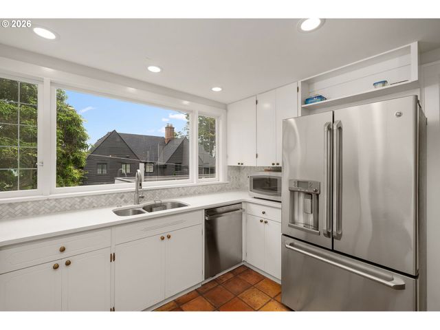 1708 Sw HAWTHORNE Ter, Portland, OR 97201