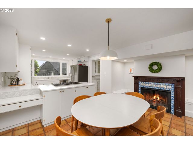 1708 Sw HAWTHORNE Ter, Portland, OR 97201