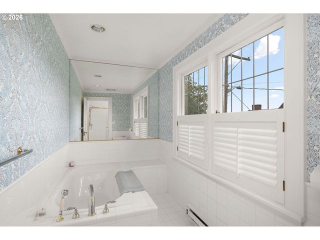 1708 Sw HAWTHORNE Ter, Portland, OR 97201