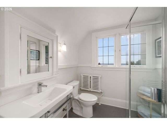 1708 Sw HAWTHORNE Ter, Portland, OR 97201