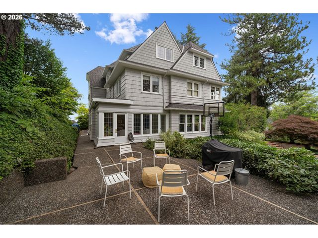 1708 Sw HAWTHORNE Ter, Portland, OR 97201