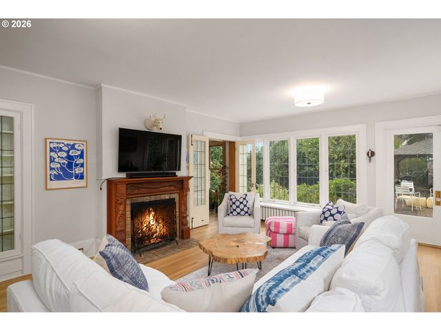 1708 Sw HAWTHORNE Ter, Portland, OR 97201