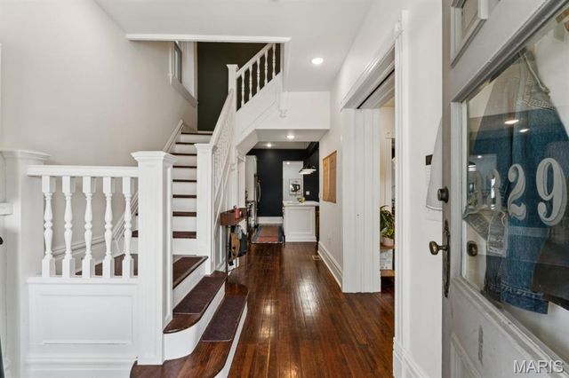 3329 Vista Avenue, St Louis, MO 63104