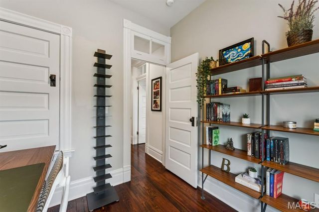 3329 Vista Avenue, St Louis, MO 63104