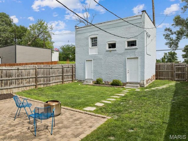 3329 Vista Avenue, St Louis, MO 63104