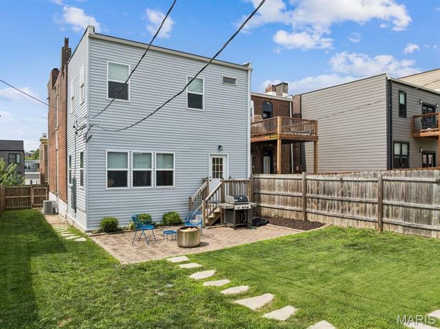 3329 Vista Avenue, St Louis, MO 63104