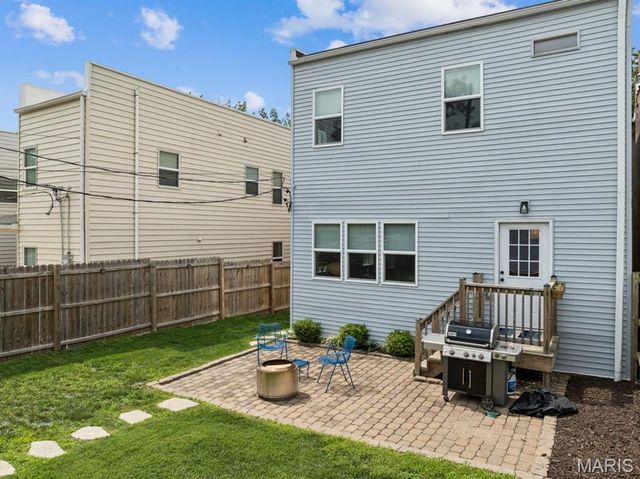 3329 Vista Avenue, St Louis, MO 63104