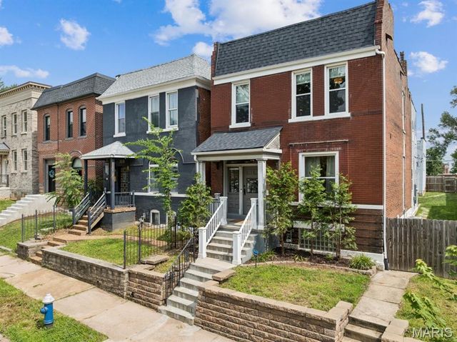 3329 Vista Avenue, St Louis, MO 63104