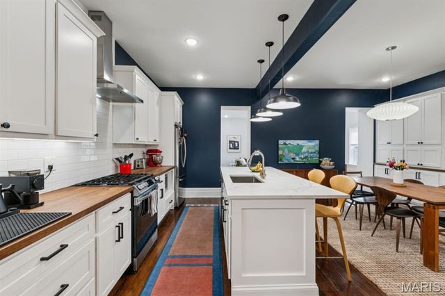 3329 Vista Avenue, St Louis, MO 63104