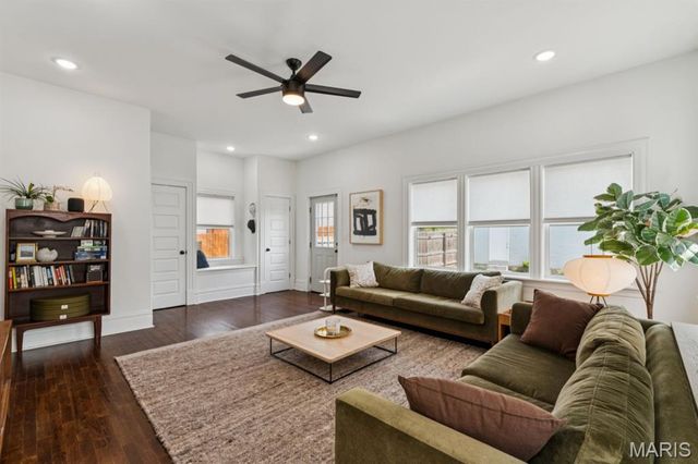 3329 Vista Avenue, St Louis, MO 63104