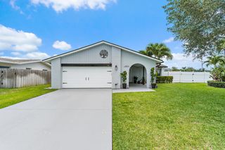 9674 Dogwood Avenue, Palm Beach Gardens, FL 33410