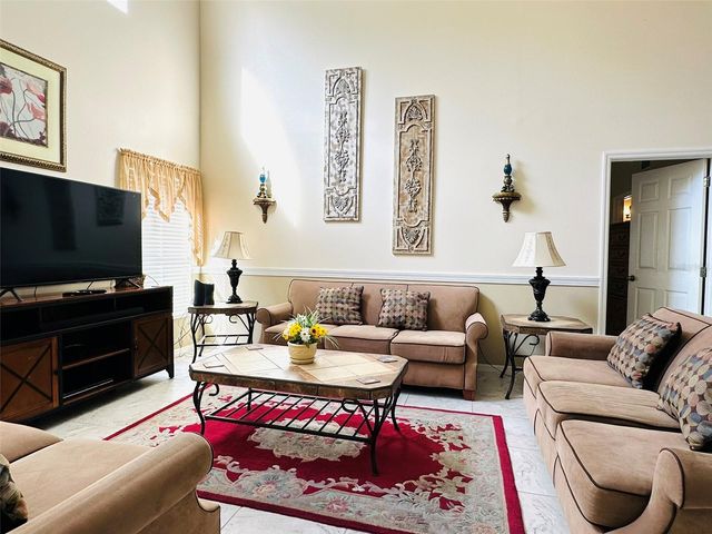 1049 LAKE BERKLEY DRIVE, Kissimmee, FL 34746