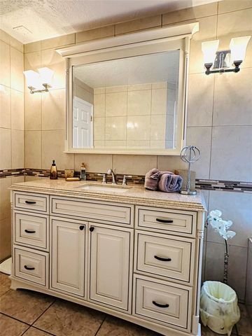 1049 LAKE BERKLEY DRIVE, Kissimmee, FL 34746