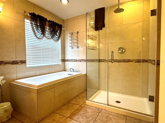 1049 LAKE BERKLEY DRIVE, Kissimmee, FL 34746