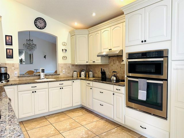 1049 LAKE BERKLEY DRIVE, Kissimmee, FL 34746