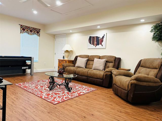 1049 LAKE BERKLEY DRIVE, Kissimmee, FL 34746