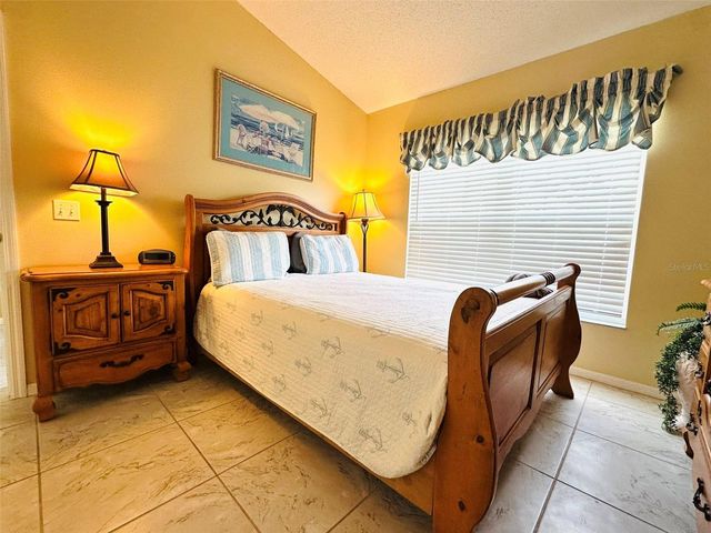 1049 LAKE BERKLEY DRIVE, Kissimmee, FL 34746