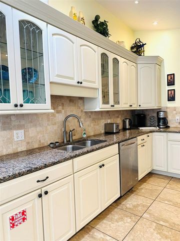 1049 LAKE BERKLEY DRIVE, Kissimmee, FL 34746